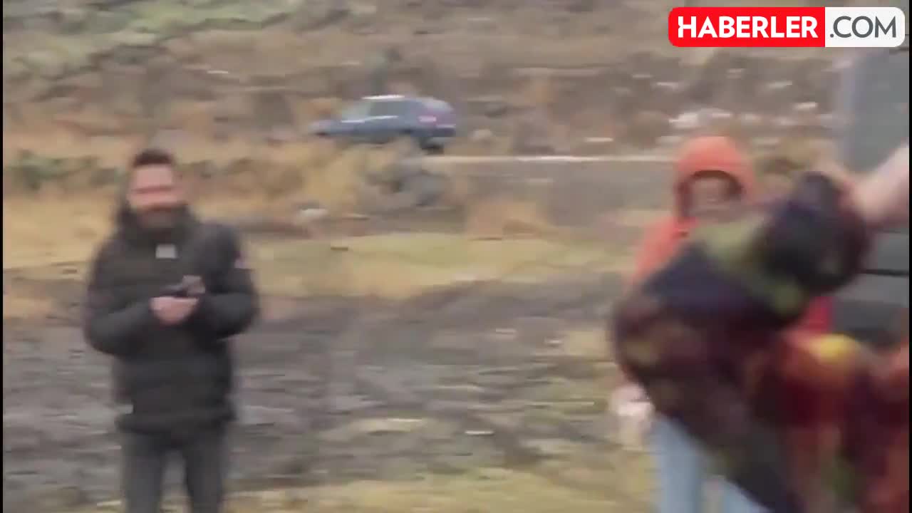 Klip çəkilişi zamanı məşhur müğənnini at vurdu