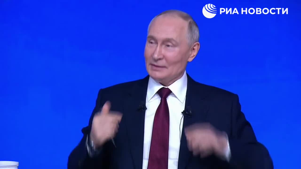 Putinin mətbuat konfransında evlilik təklifi etdi