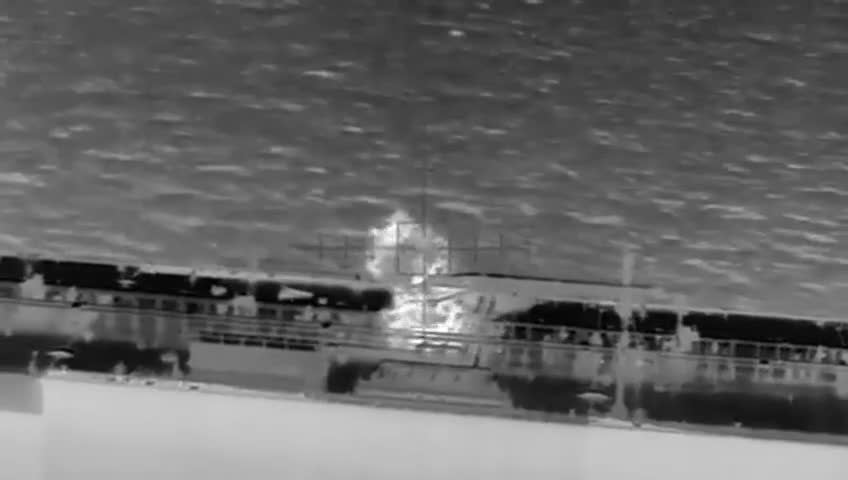 Ukrayna Aralıq dənizində Rusiya gəmisini vurdu