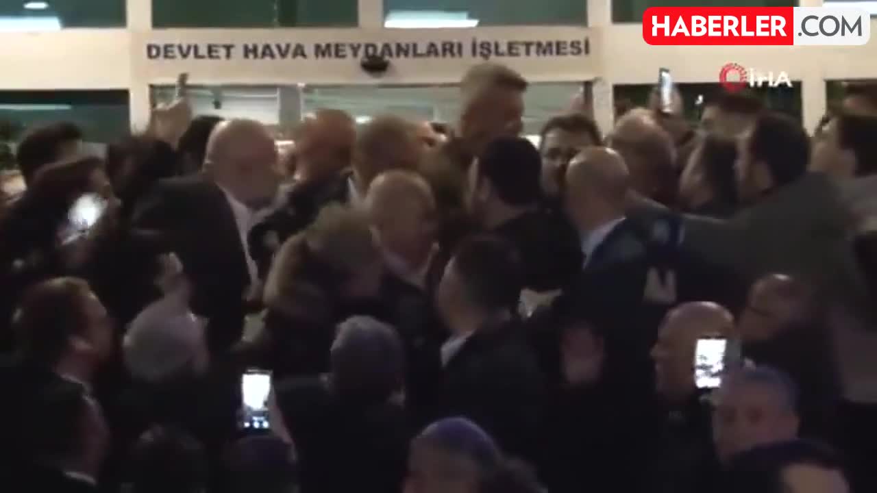 Evində axtarış aparılan “Fənərbaxça” prezidenti belə qarşılandı