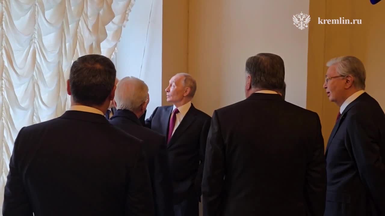 Ermitajda liderlər üçün ekskursiya təşkil etdi