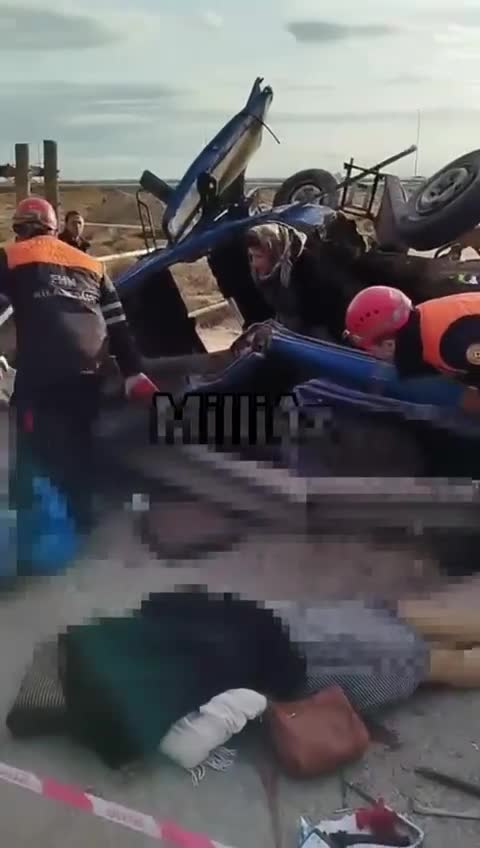 Bakıda sərnişin avtobusu ağır qəza etdi