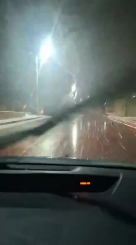 Hacıkənddə qar problemlər yaratdı - Maşınlar yolda qaldı