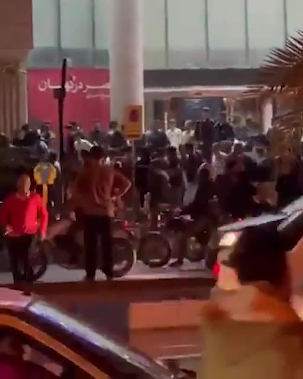 İranda etiraz aksiyaları keçirilir