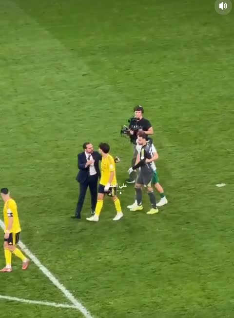 Ulduz futbolçuya şillə vurdular, ara qarışdı