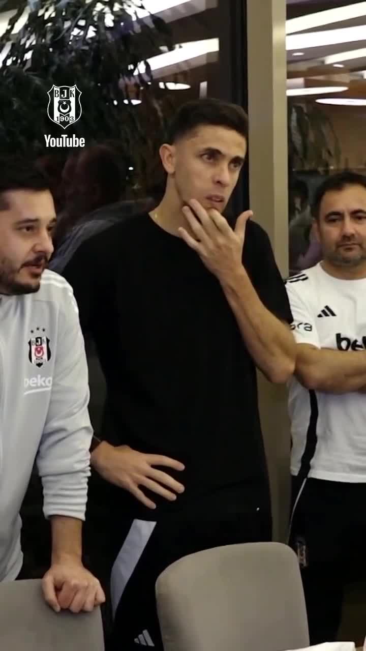 Ağlayaraq klubdan ayrıldı