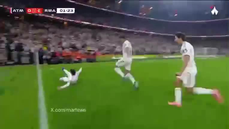 Valverdenin Yan Oblakın qoruduğu qapıya zərbəsi