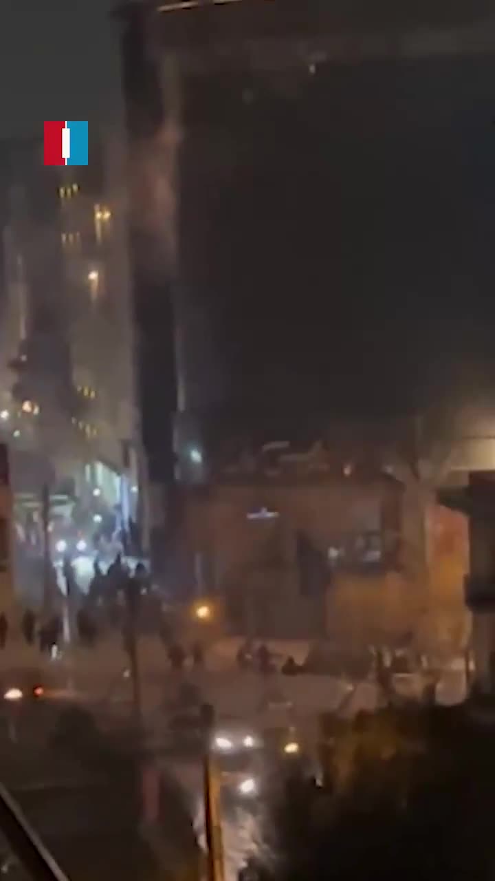 İranda etirazçılara atəş açıldı