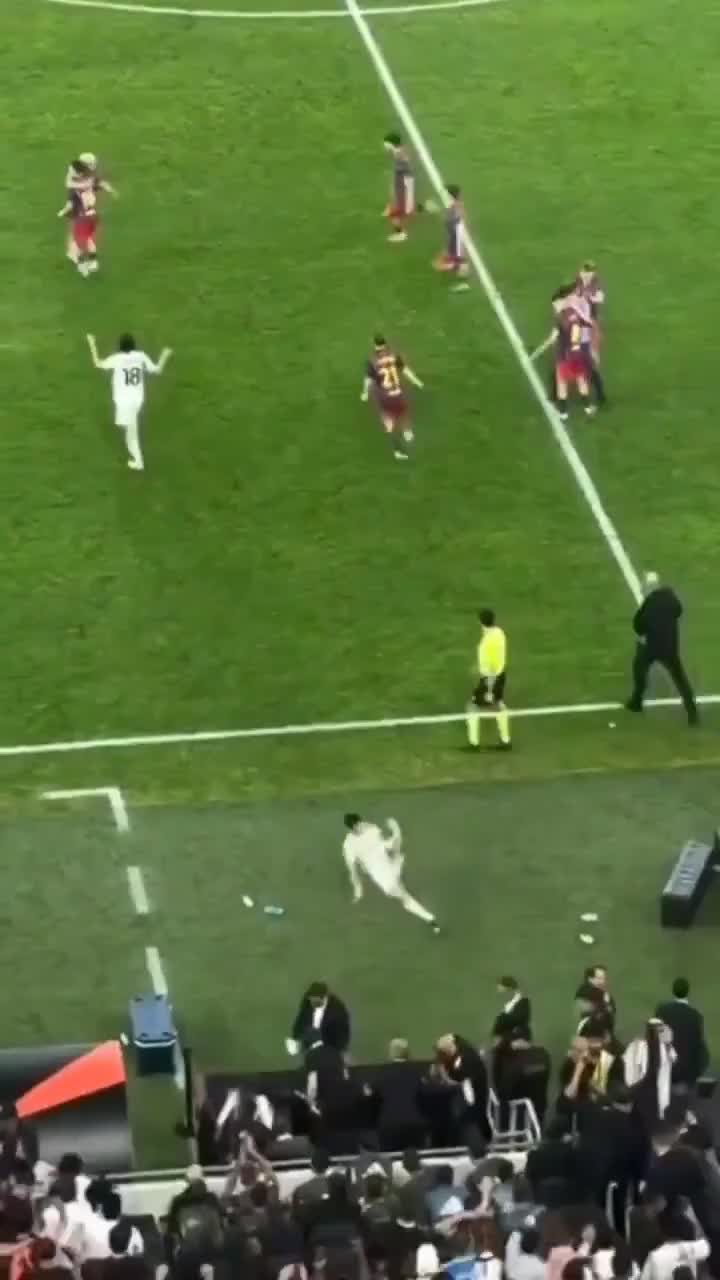 Arda Gülər özündən çıxdı