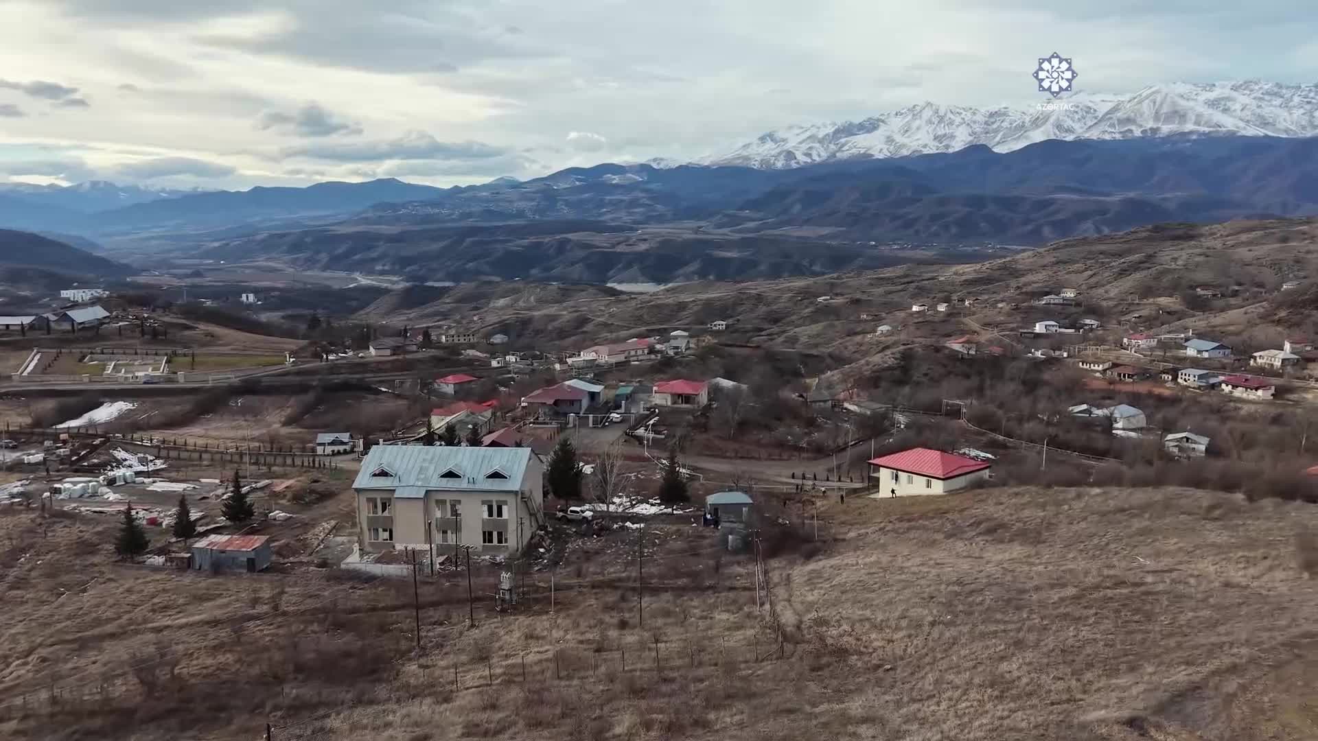 Prezident Heyvalı kəndində görülmüş işlərlə tanış olub