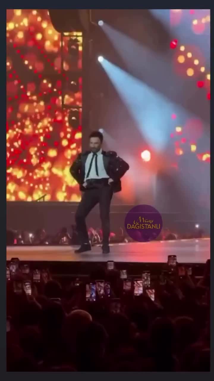 6 il sonra verdiyi konsertdə izdiham yaşandı