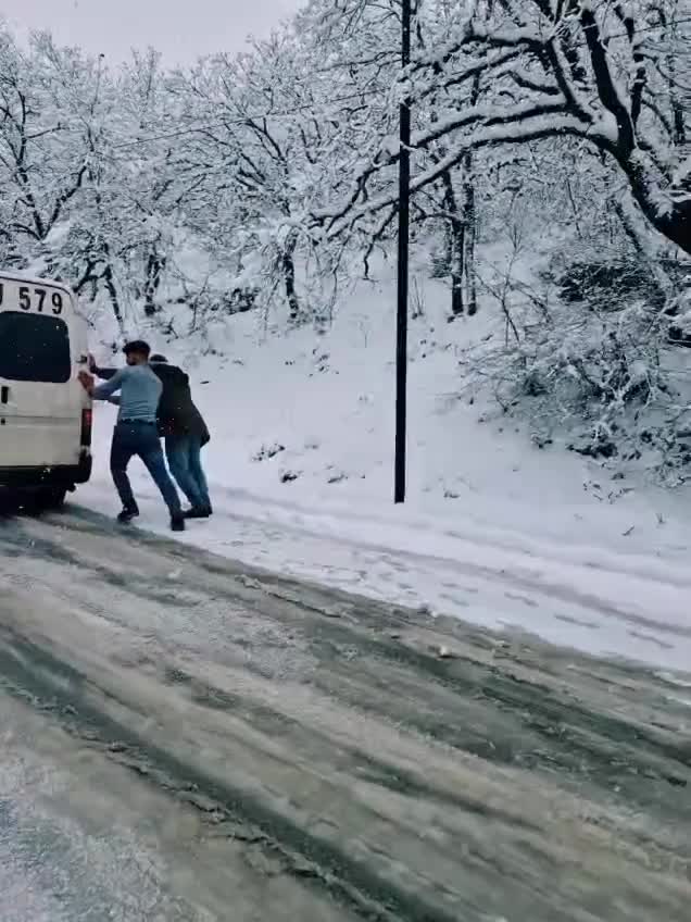 Ağsu aşırımından son görüntülər...
