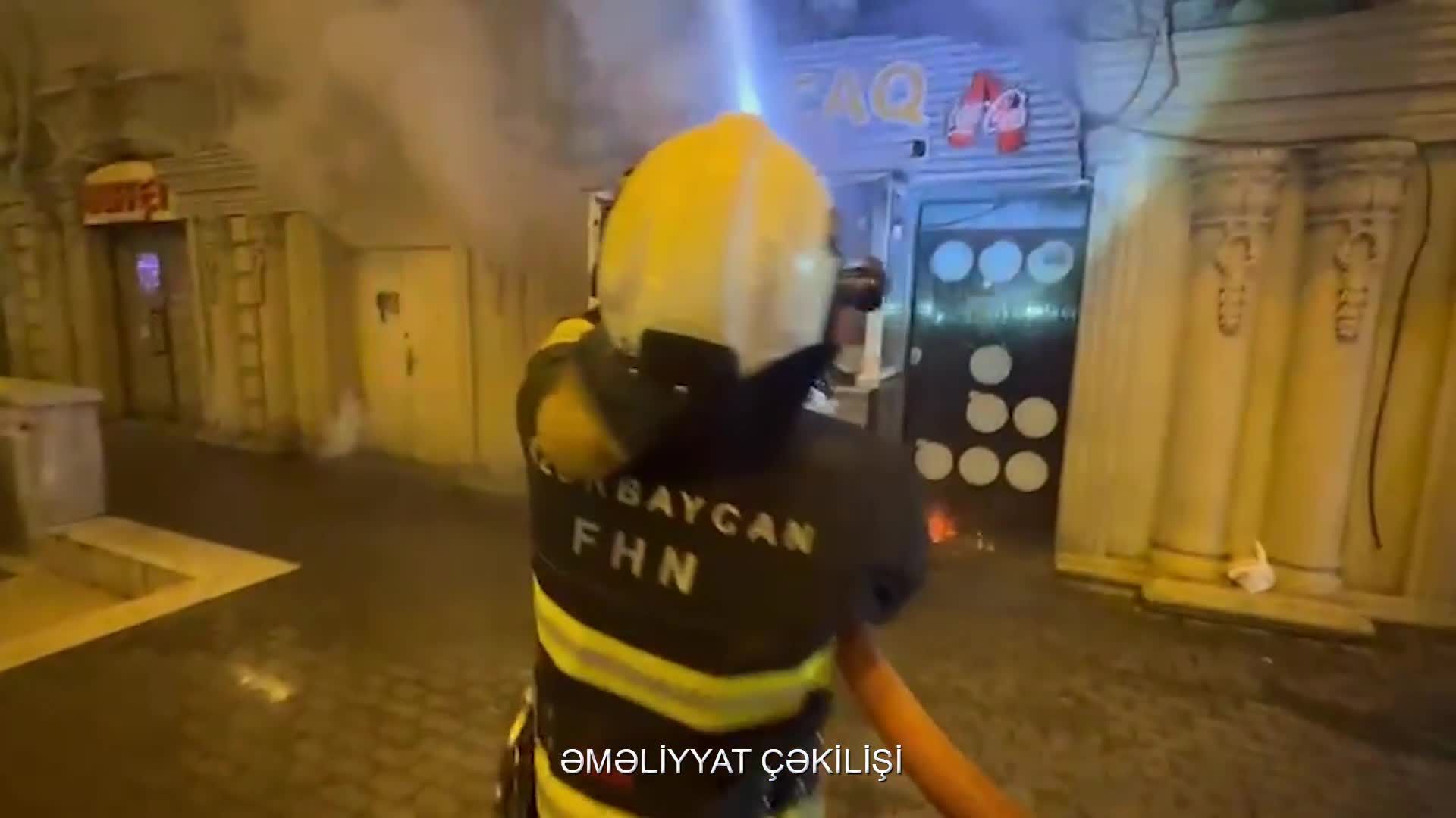 Bakının mərkəzində dönərxana yandı