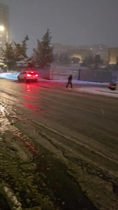 Suraxanıda yollar qardan təmizlənir-1