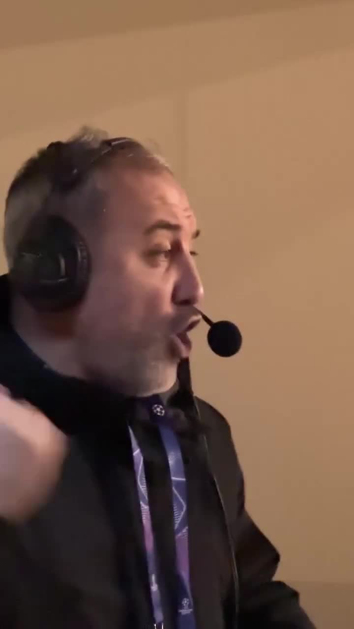 Təkcə işini görmürdü...