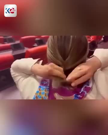 Türkiyə Böyük Millət Məclisində saçlarını hörərək video çəkdi 