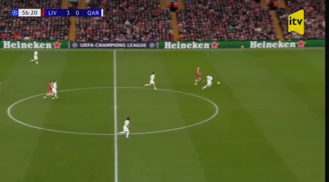 Huqo Ekitike fərqi 4-ə yüksəltdi.