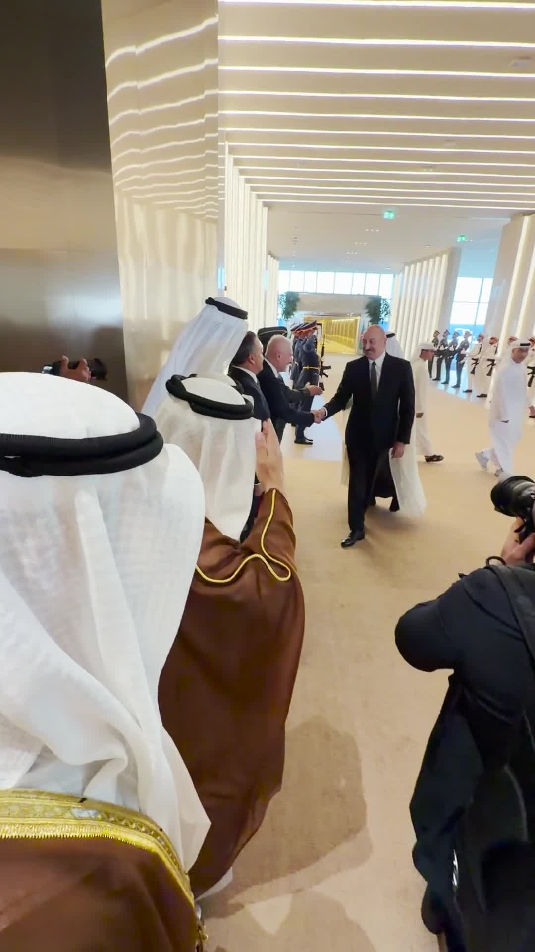 İlham Əliyev Birləşmiş Ərəb Əmirliklərinə işgüzar səfərə gəlib