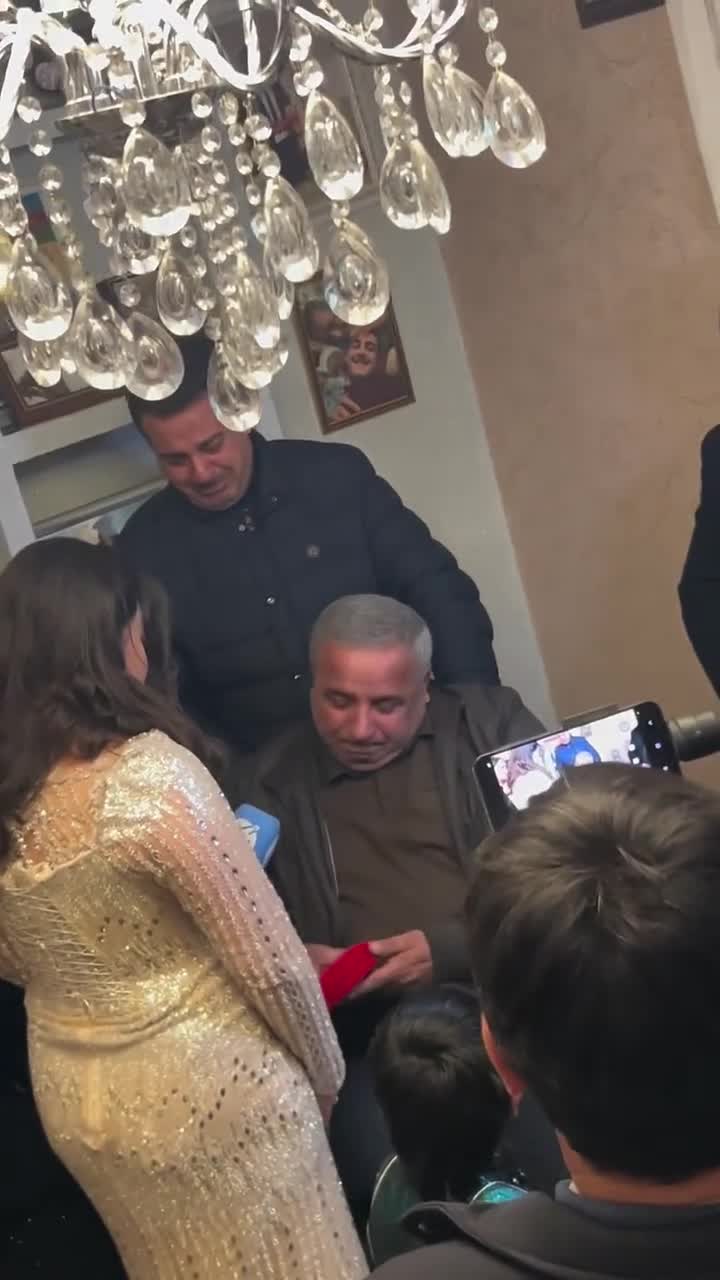 “Sən həm qızım, həm də oğlumsan” - Şəhid atasından təsirli çıxış