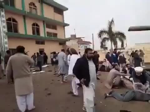 Pakistanda məsciddə partlayış