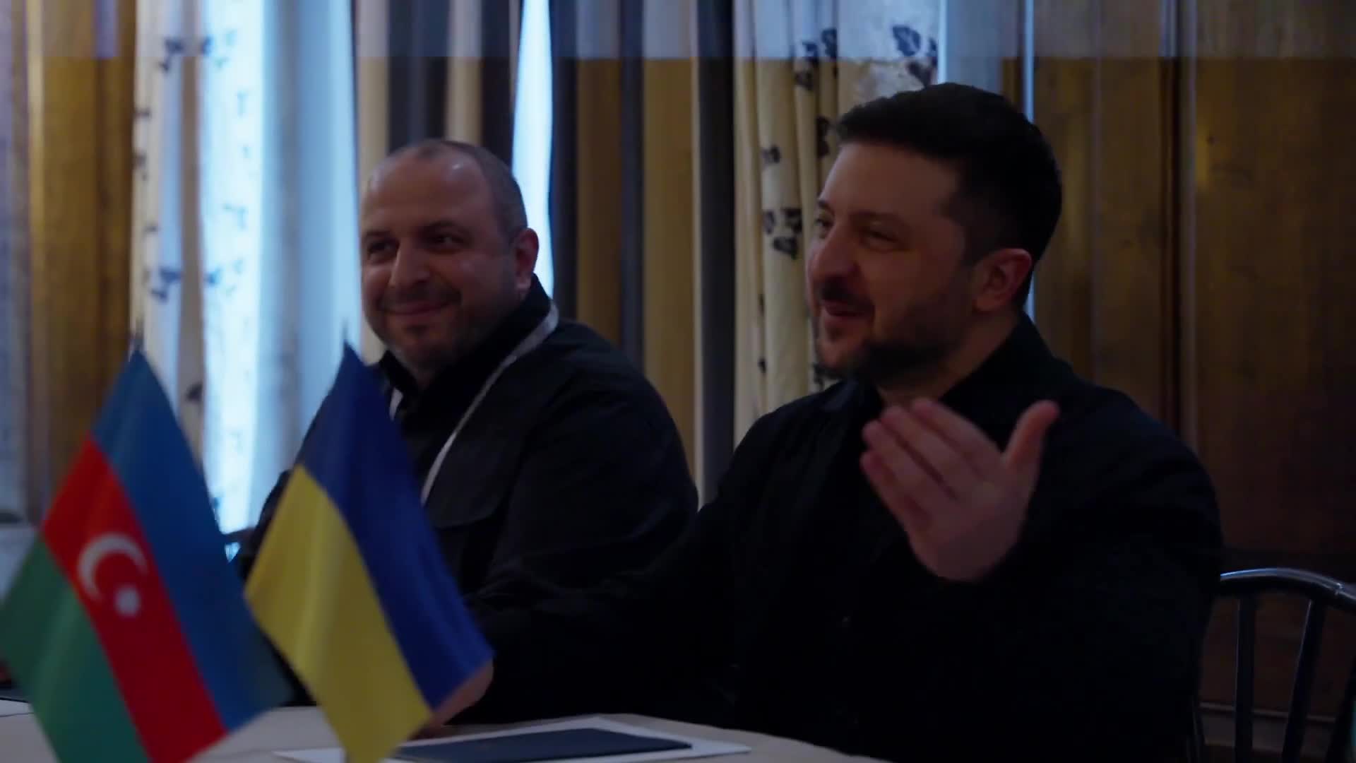 İlham Əliyev Zelenski ilə görüşdü