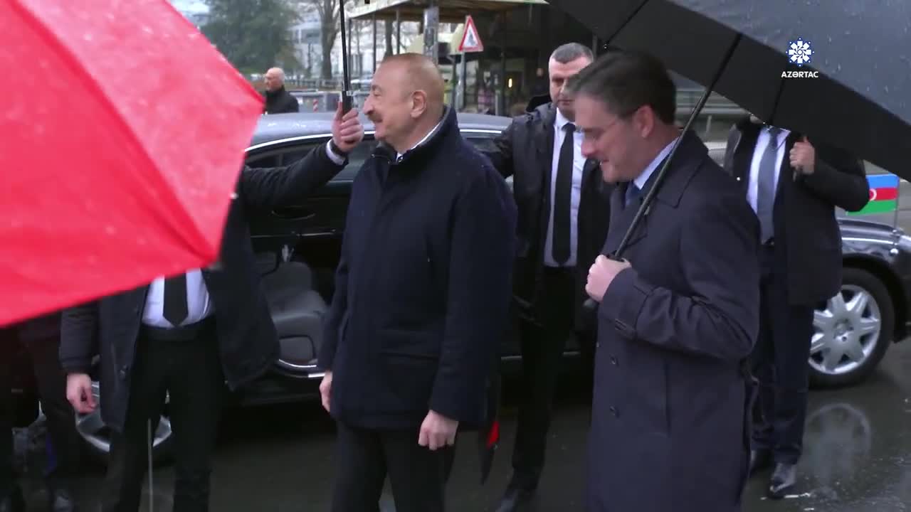 Prezident Belqradda Ümummilli Liderin abidəsini ziyarət etdi