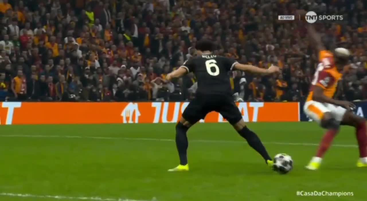 Noa Lanq 74-cü dəqiqədə dubla imza atır