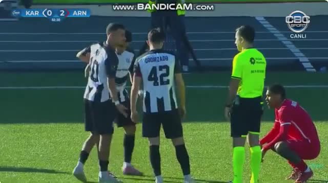 “Oynaya bilmirəm” deyib özbaşına meydandan çıxdı