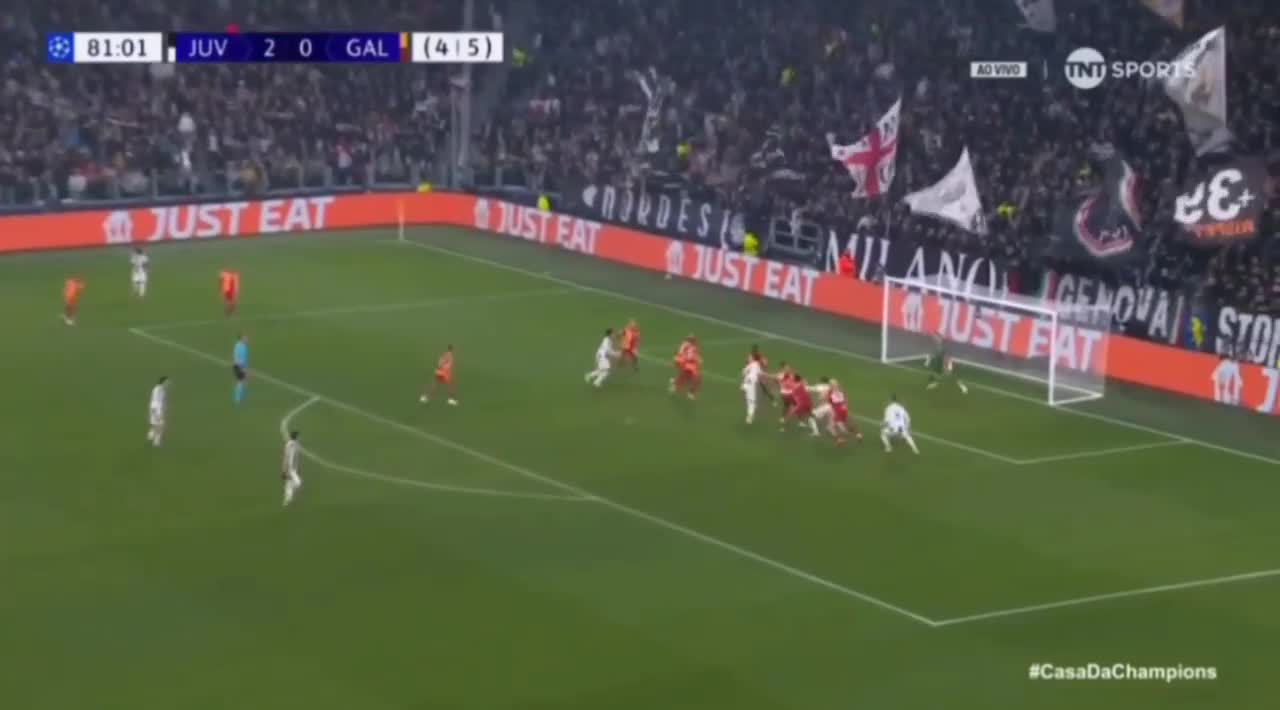 82-ci dəqiqədə Makkeni üçüncü qolu vuruк.