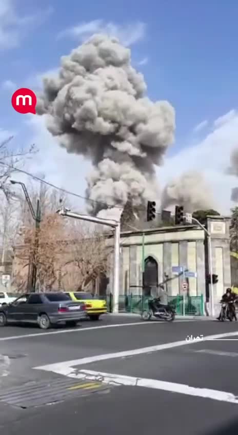 Xameneinin Tehrandakı ofisinə zərbələr endirildi