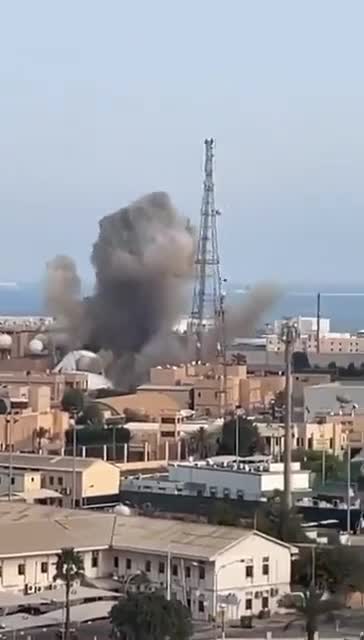 İran Bəhreyndəki ABŞ bazalarını vurdu