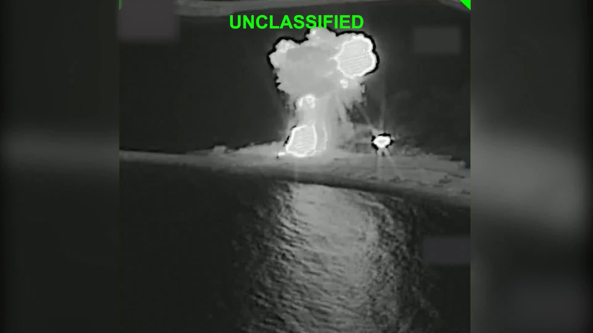 Oman körfəzində 11 İran gəmisi məhv edildi