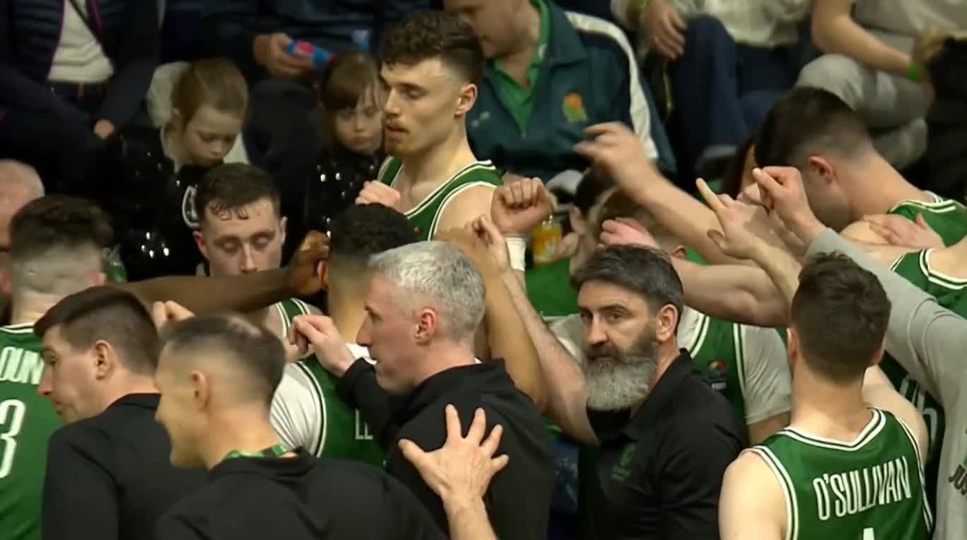 Federasiya millimizi təhqir edən məşqçini şikayət etdi