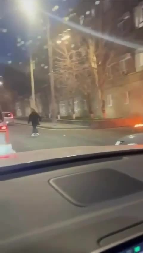 İrəvanda MTX-nin binasına “Molotov kokteyli” atıldı