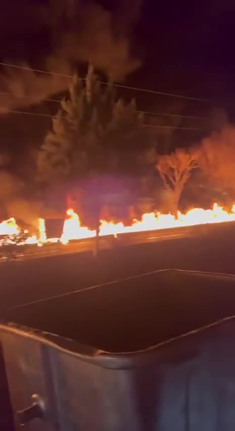 Tehranda neft anbarları hədəfə alındı