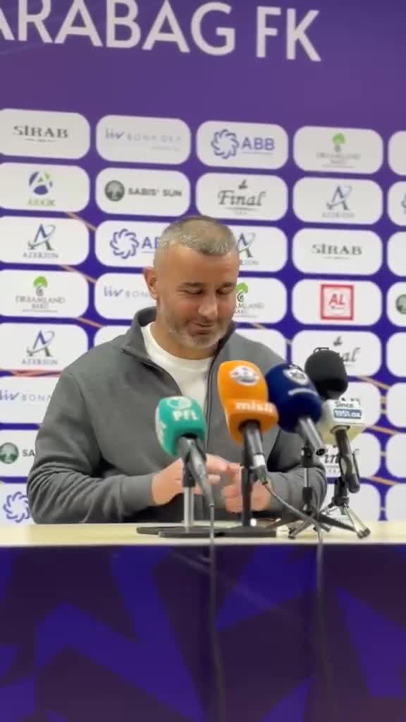 Qurbanov 30 il sonra müəllimi ilə görüşdü