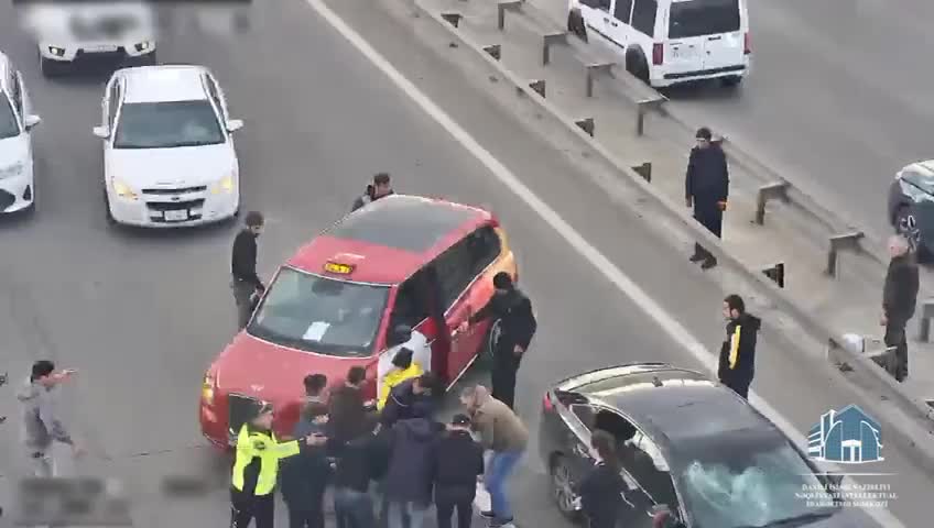 İki piyadani maşın vurdu