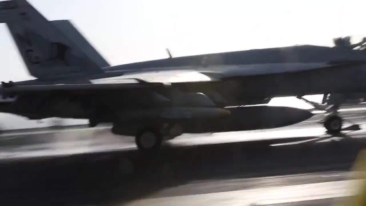 İranın “vurmuşuq” dediyi gəmidən hücuma keçdilər