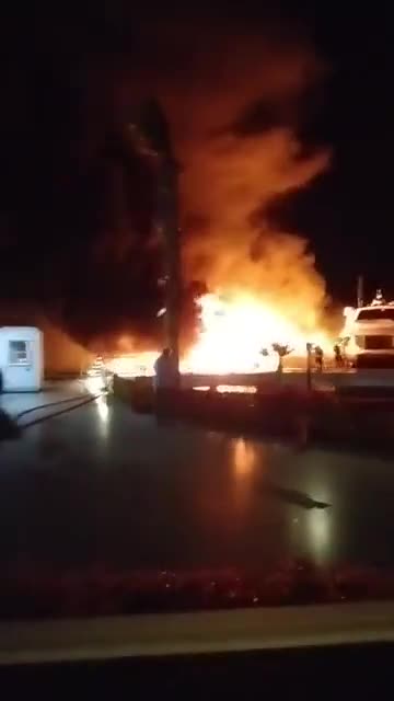 Bodrumda milyonlarla dollarlıq yaxtalar yandı