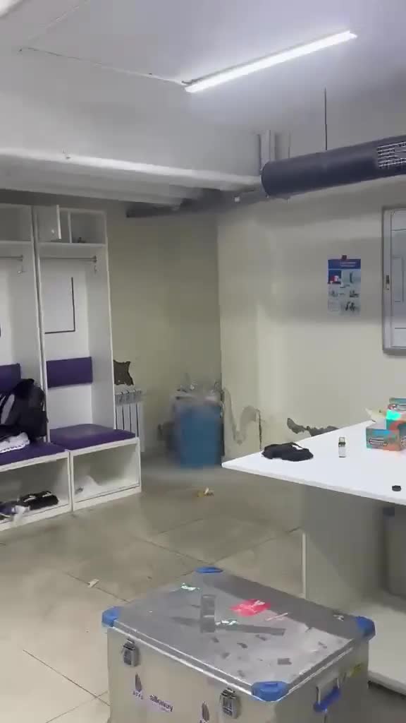 Millimizin stadiondakı paltardəyişmə otağını su basdı