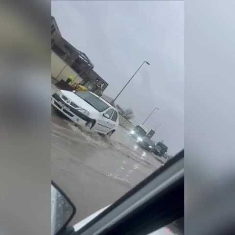 Bakının su altında qalan yollarından yeni görüntülər