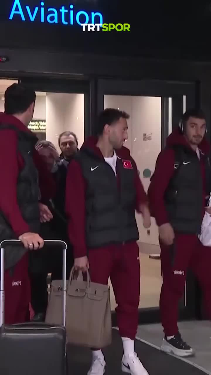 Türkiyə millisi İstanbulda belə qarşılandı