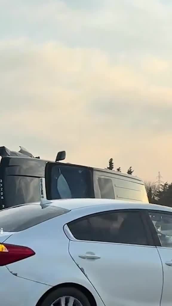 Bakı-Qazax yolunda "Range Rover" aşdı