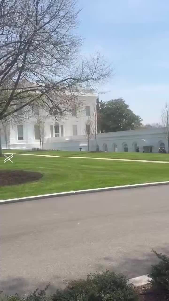 Həmin anlarda Ağ Evdən yüksələn səs müzakirə yaratdı