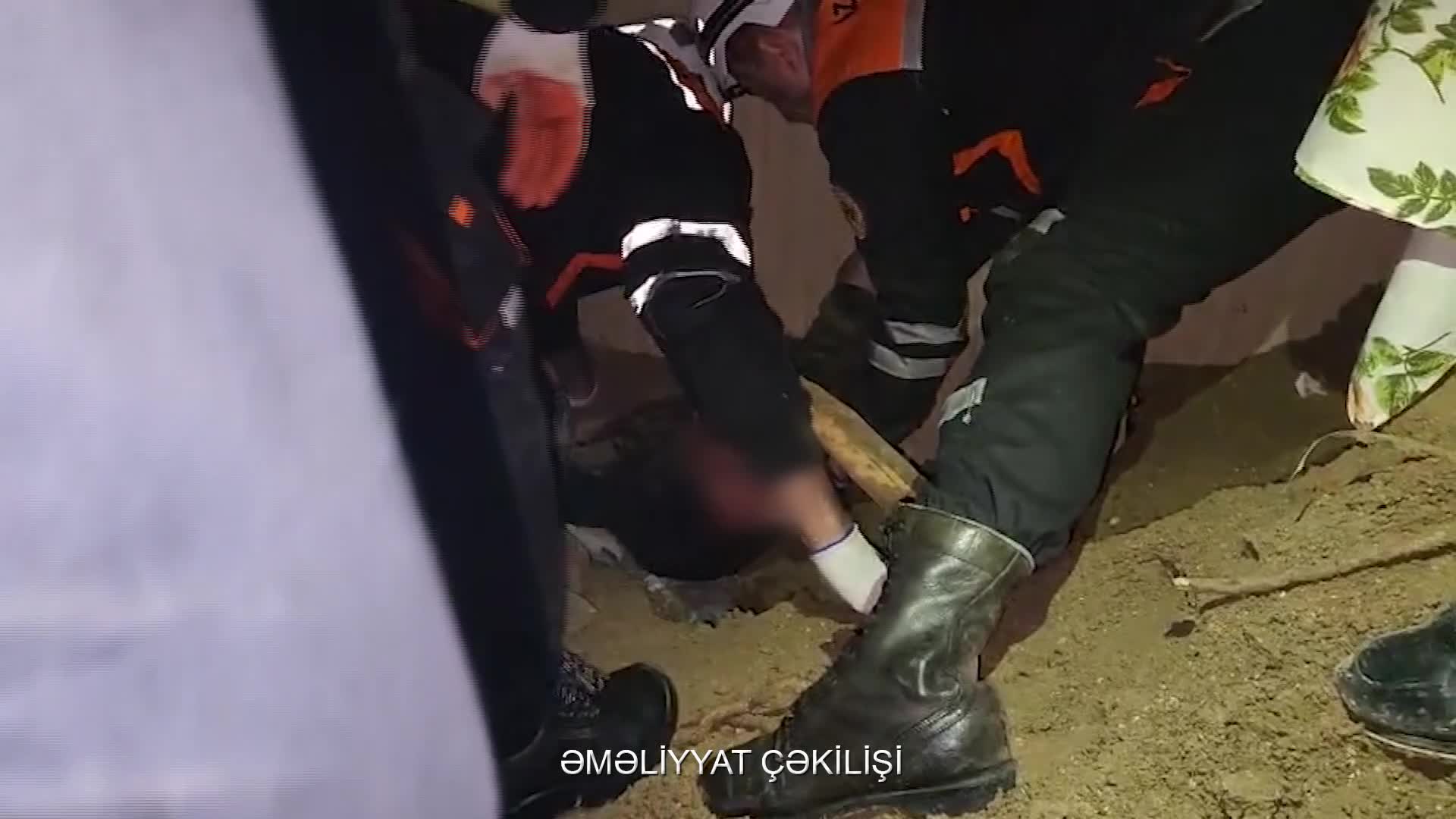 Sabunçuda fərdi ev çökdü