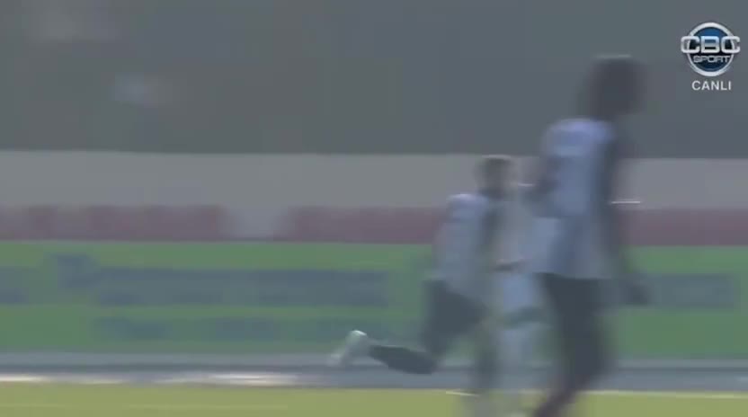 Əliyar Ağayev penalti təyin edir