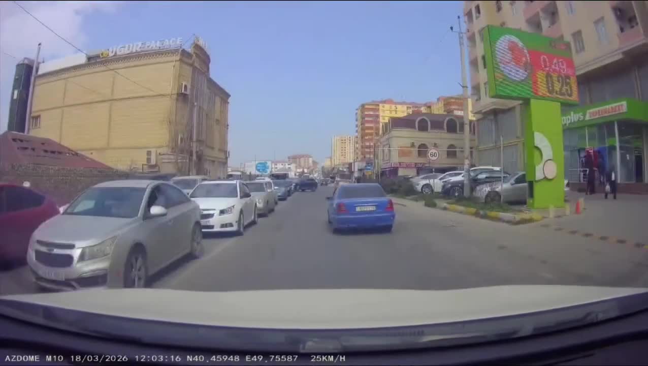 Motosikletdə təhlükəli hərəkətlər etdilər