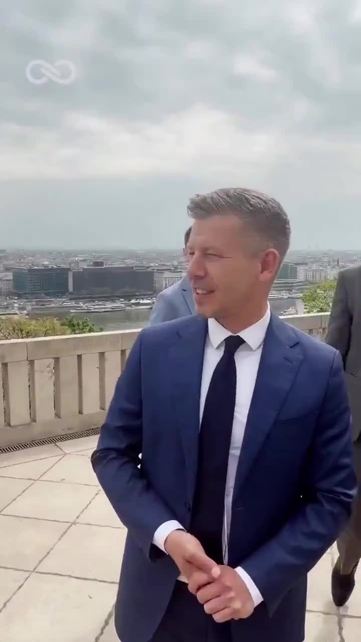 Baş nazir iqamətgahında Orbanla qarşılaşdı