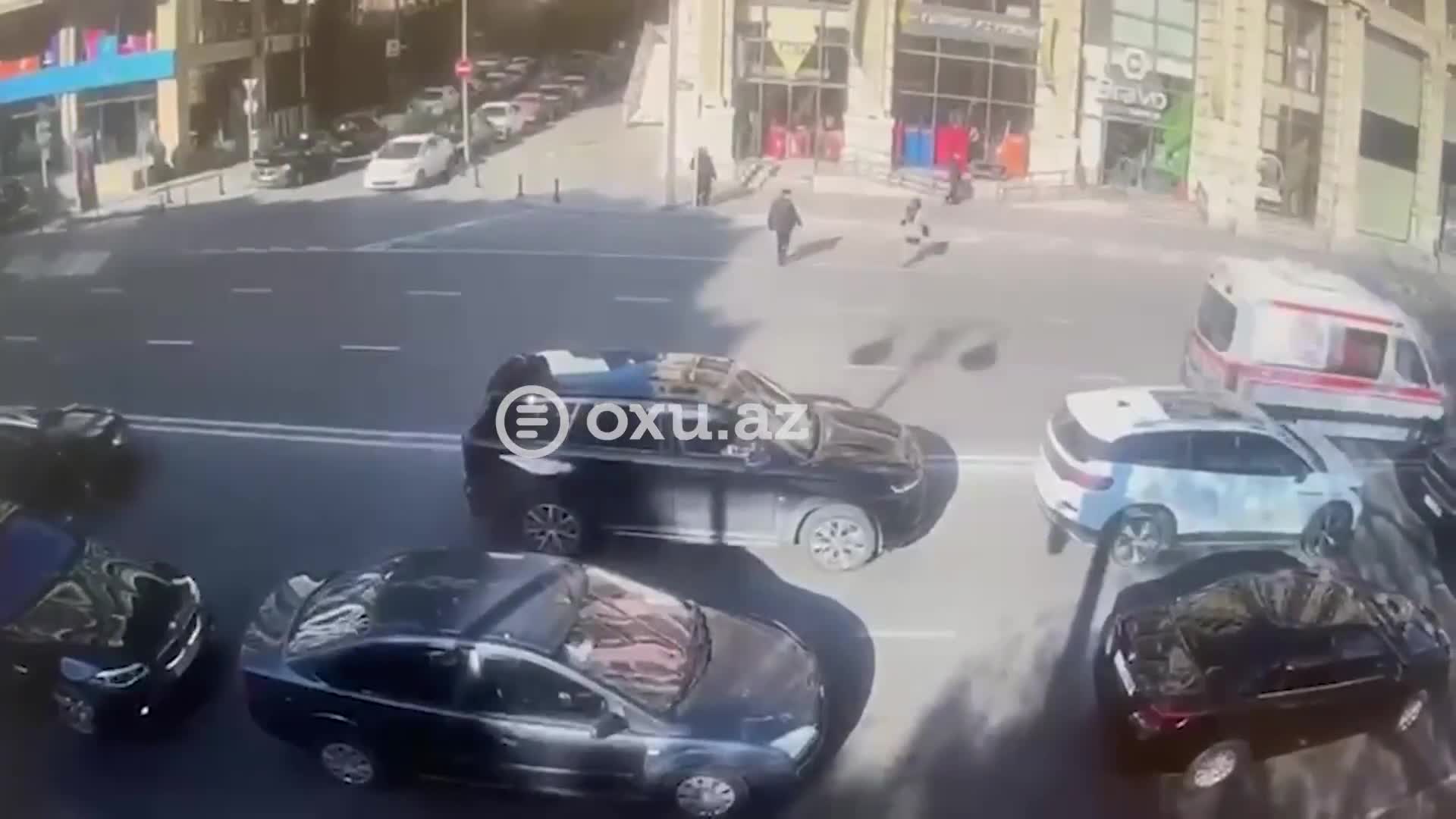 Bakıda təcili yardım sürücüsü -Qaydaları pozdu