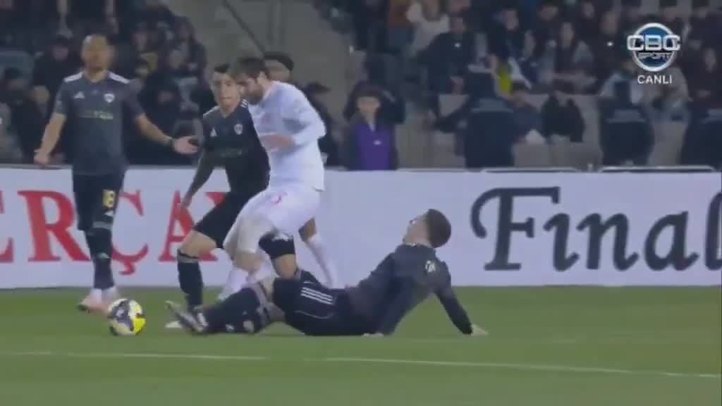 Xaybullaevin qırmızı aldığı epizod